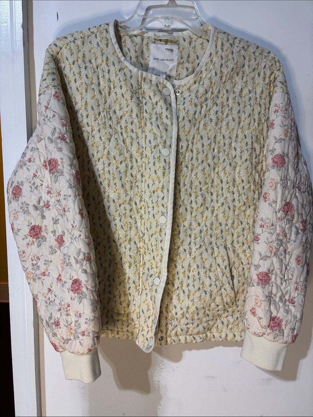Avec Les Filles Floral Quilted bomber jacket XS Cottagecore snap and zip front.